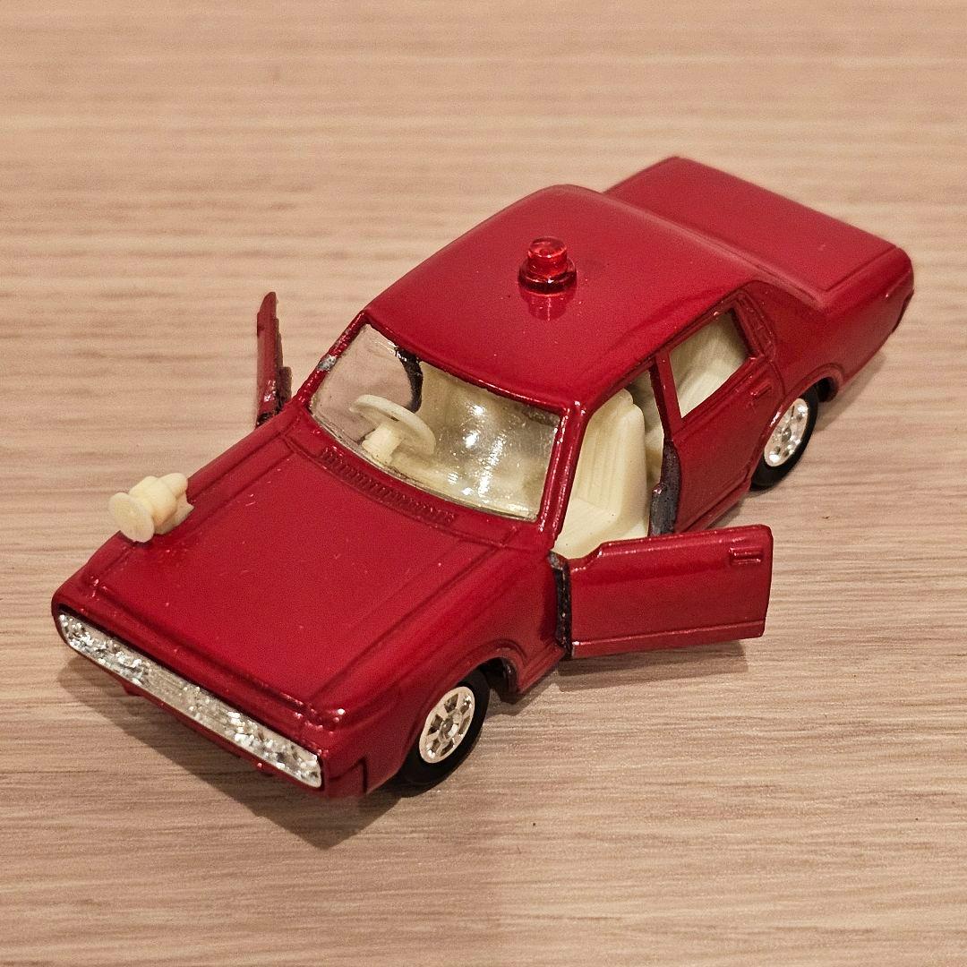 【トミカ】No.27 トヨタ ニュー クラウン ファイアチーフカー シール未貼付