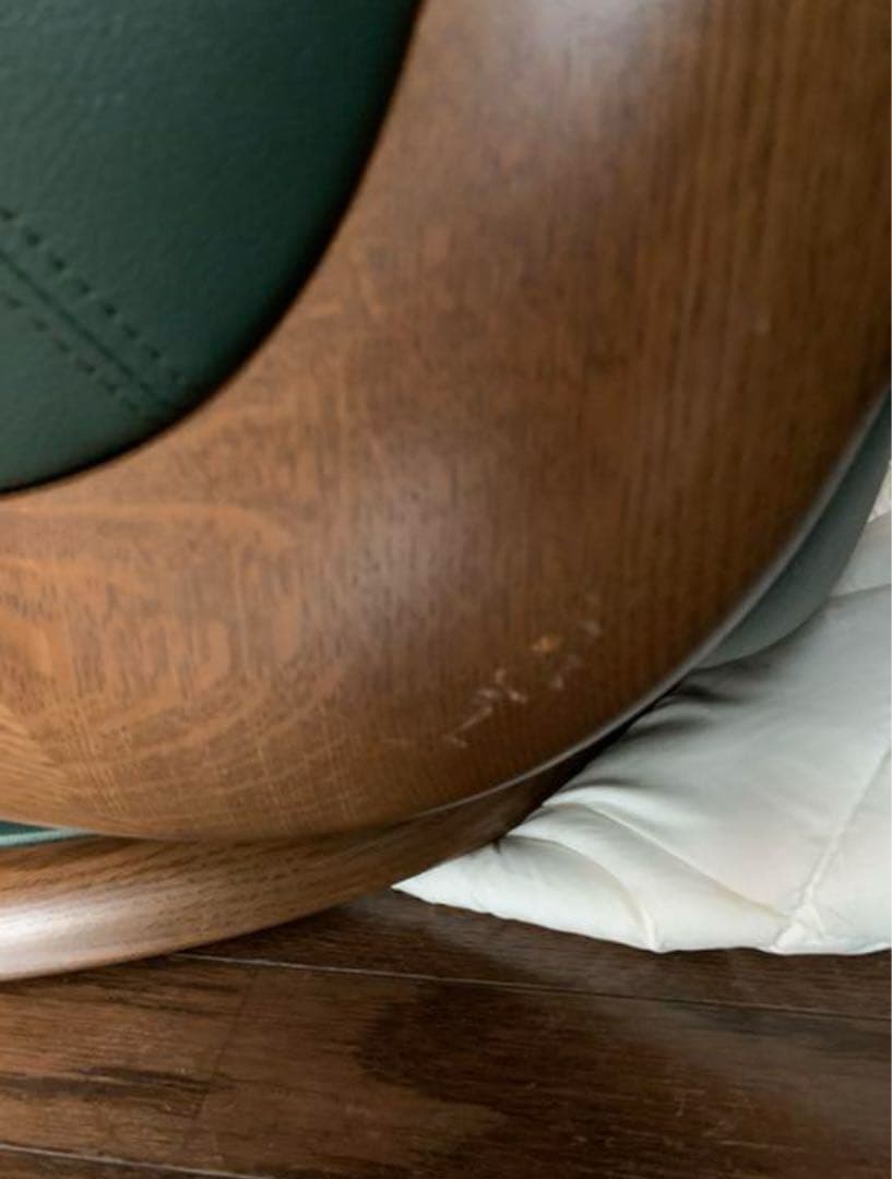 《 karimoku　カリモク 》1人掛けソファ　回転脚　グリーン　本革