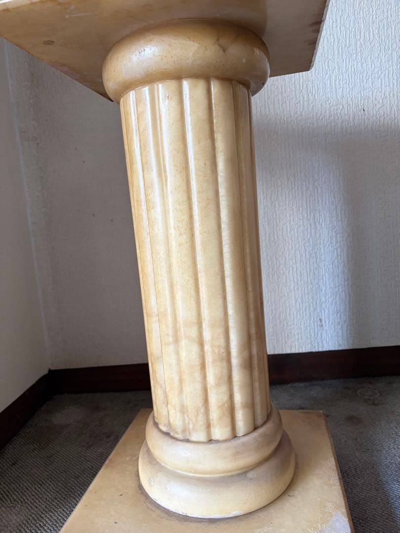 サイドテーブル　大理石風　引き取りのみです