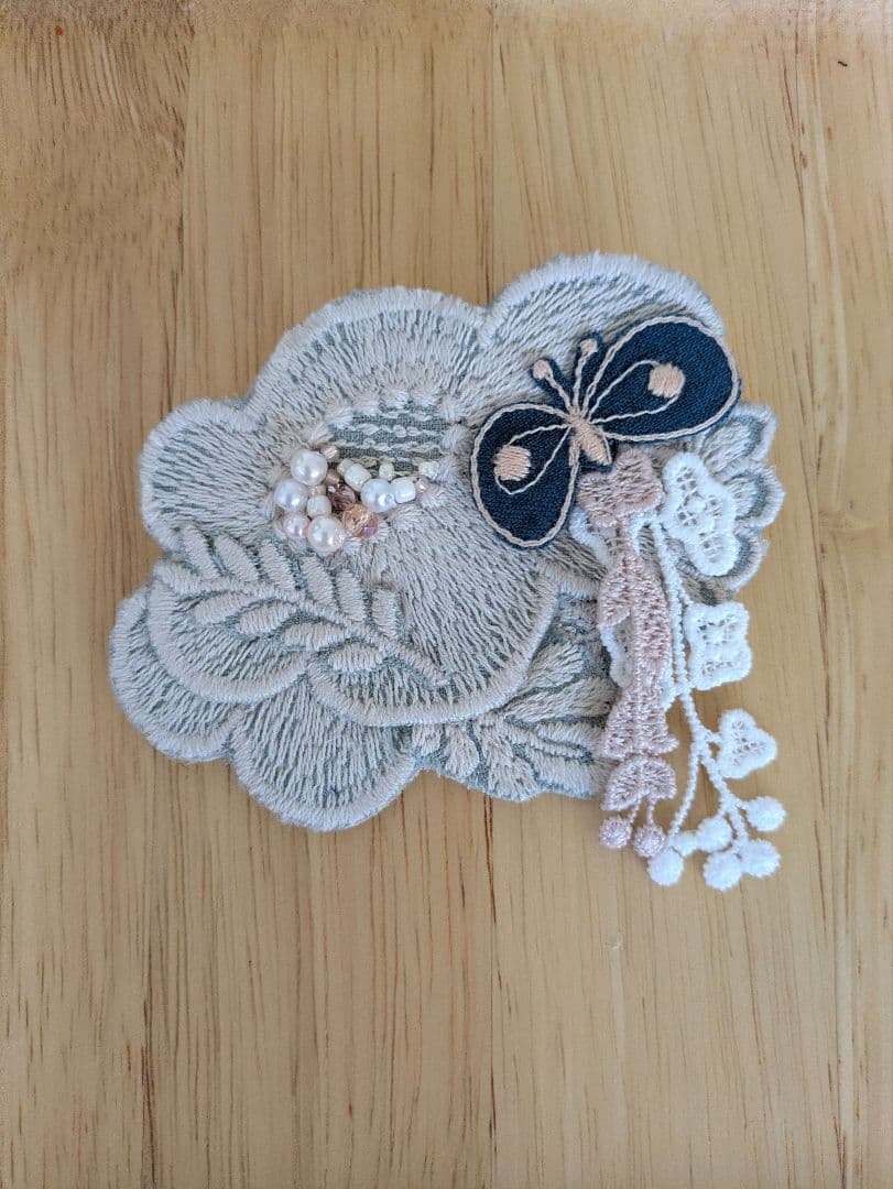 ミナペルホネン ハンドメイド 453 ブローチ - メルカリ