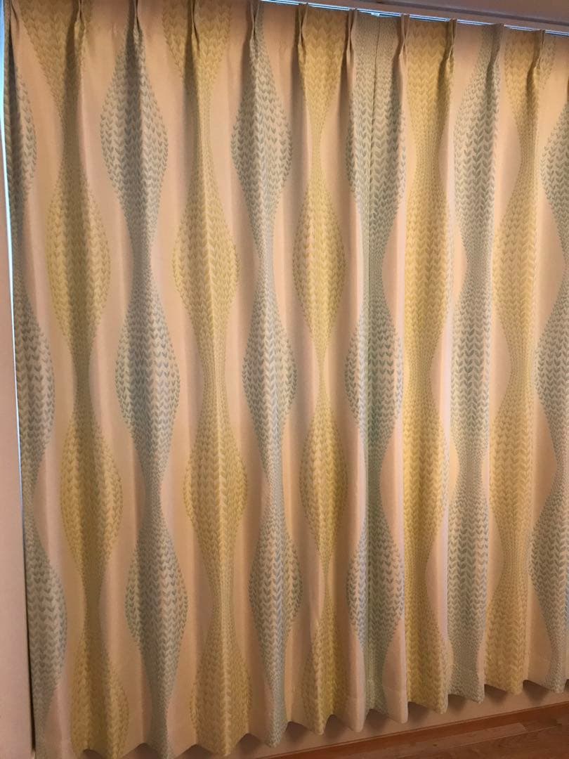 びっくりカーテン 北欧デザイン 遮光2級 ヌップグリーン