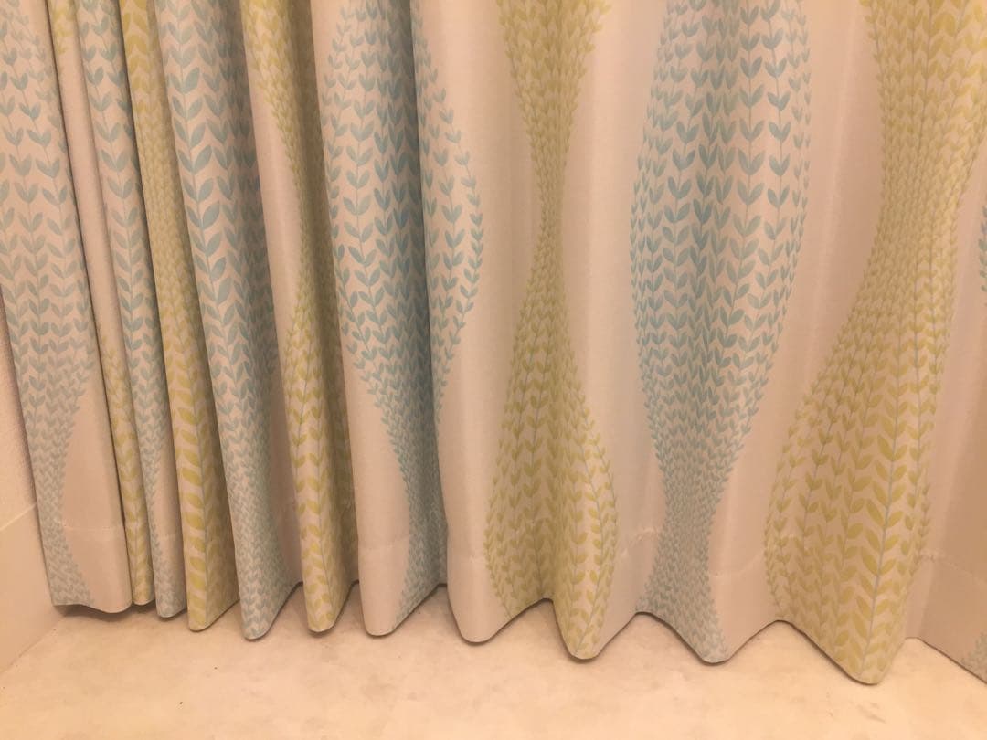 びっくりカーテン 北欧デザイン 遮光2級 ヌップグリーン