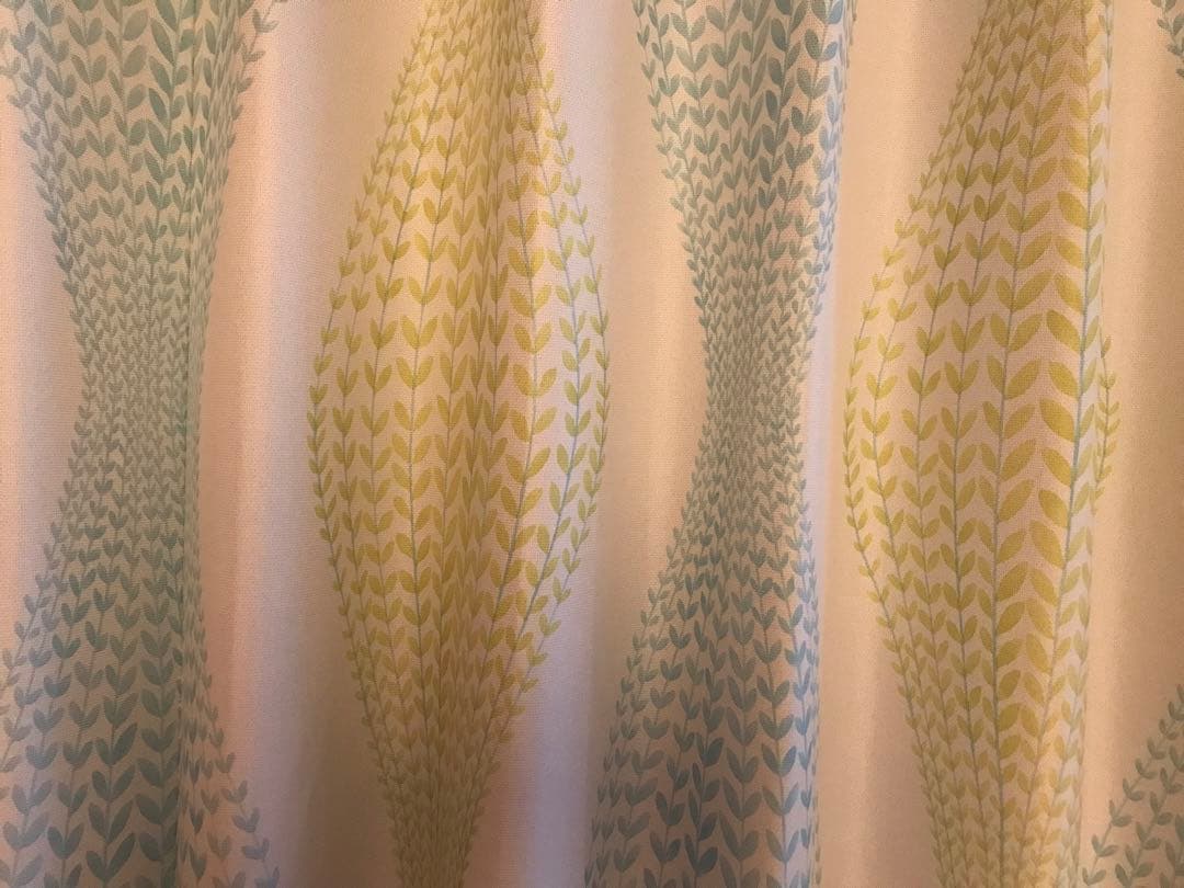 びっくりカーテン 北欧デザイン 遮光2級 ヌップグリーン