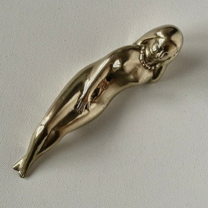 【匿名配送】裸婦 真鍮製 栓抜き 作家物