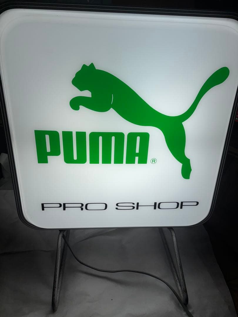 PUMA 両面プーマストアーディスプレイ