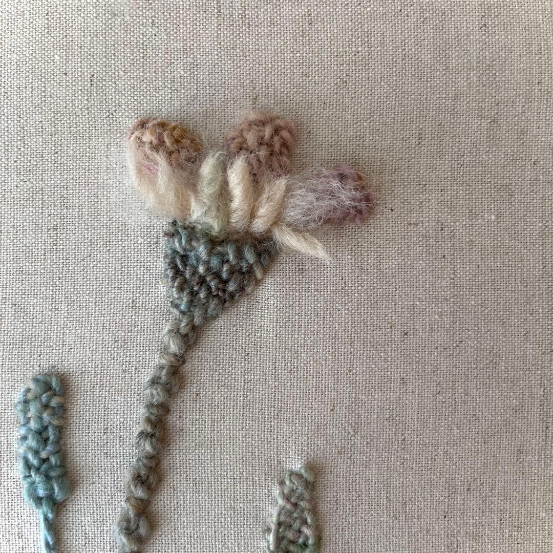 【一点もの】『手紡ぎ糸のお花. c'』手刺繍ファブリックパネル