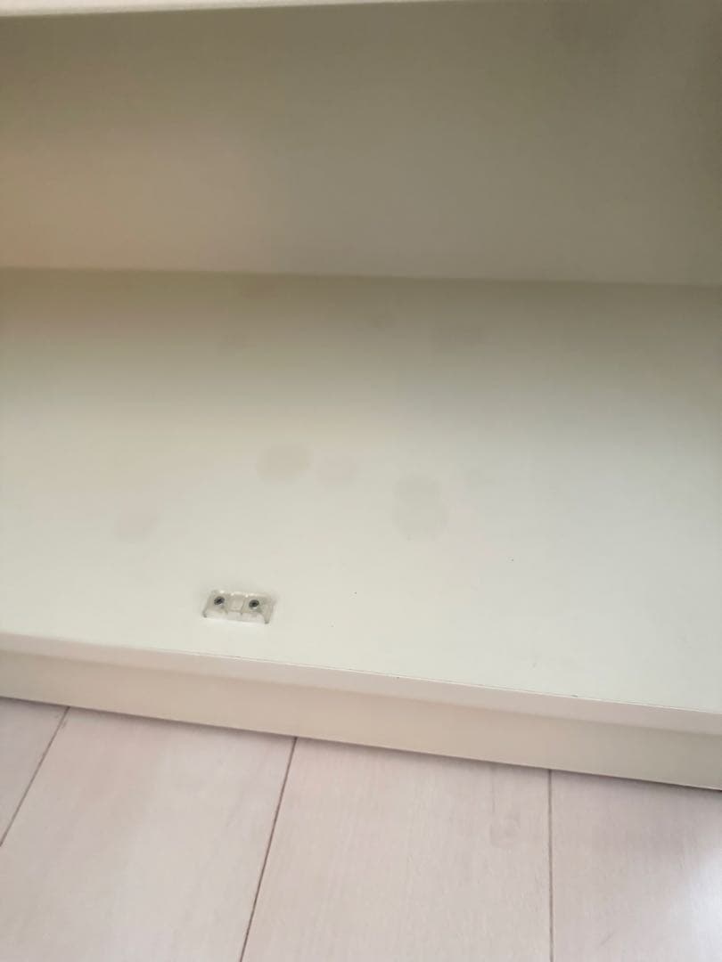 白い家具　ホワイト　ガラス扉　収納　飾り棚　本棚