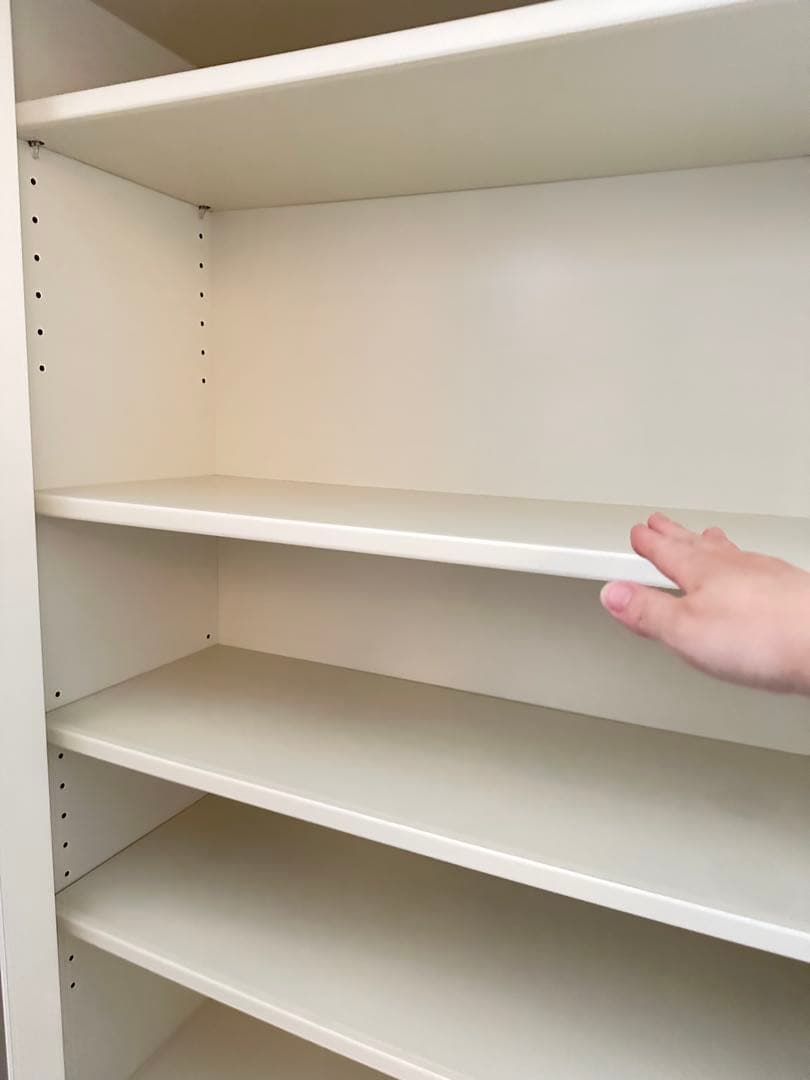 白い家具　ホワイト　ガラス扉　収納　飾り棚　本棚