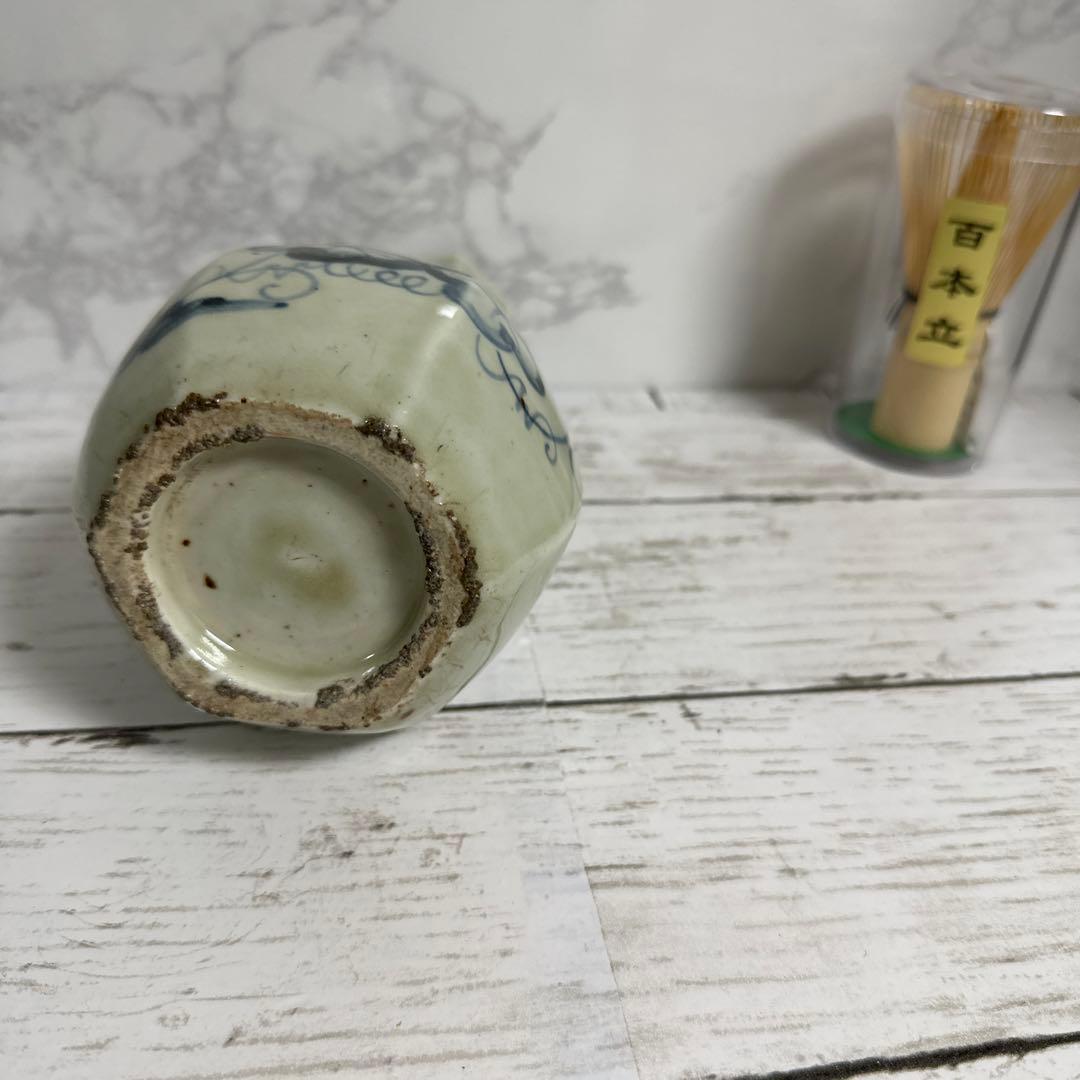 李朝青花染付、蔦葉紋様、面取り6面。徳利。箱サービス。