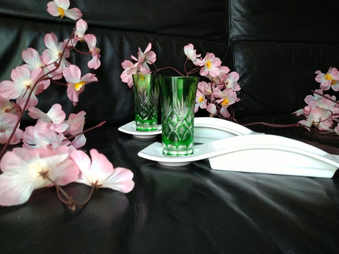 ♥オシャレな【豪華に８角切子グラス付】♥【２ステージ演出素敵な白長皿】ダブル4組