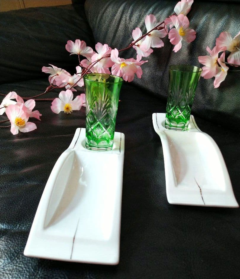 ♥オシャレな【豪華に８角切子グラス付】♥【２ステージ演出素敵な白長皿】ダブル4組