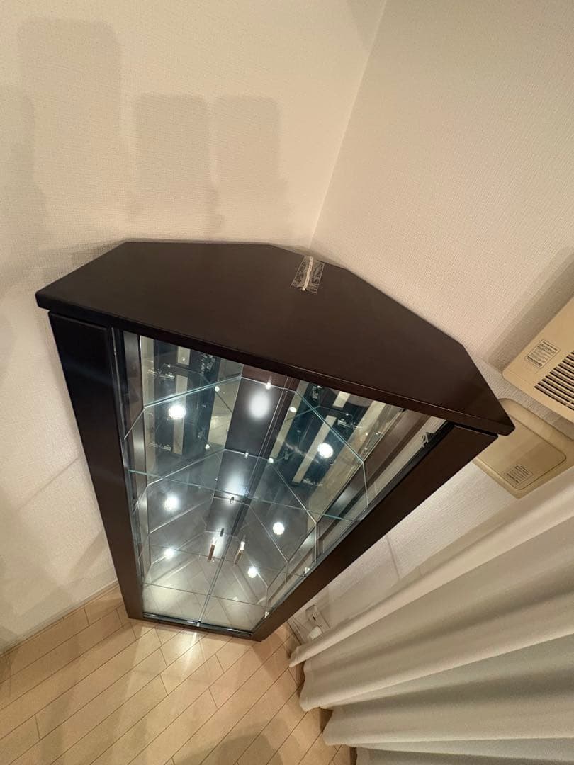 n*k様 ガラス棚　ショーケース棚　4段　照明付き