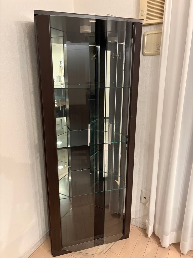 n*k様 ガラス棚　ショーケース棚　4段　照明付き