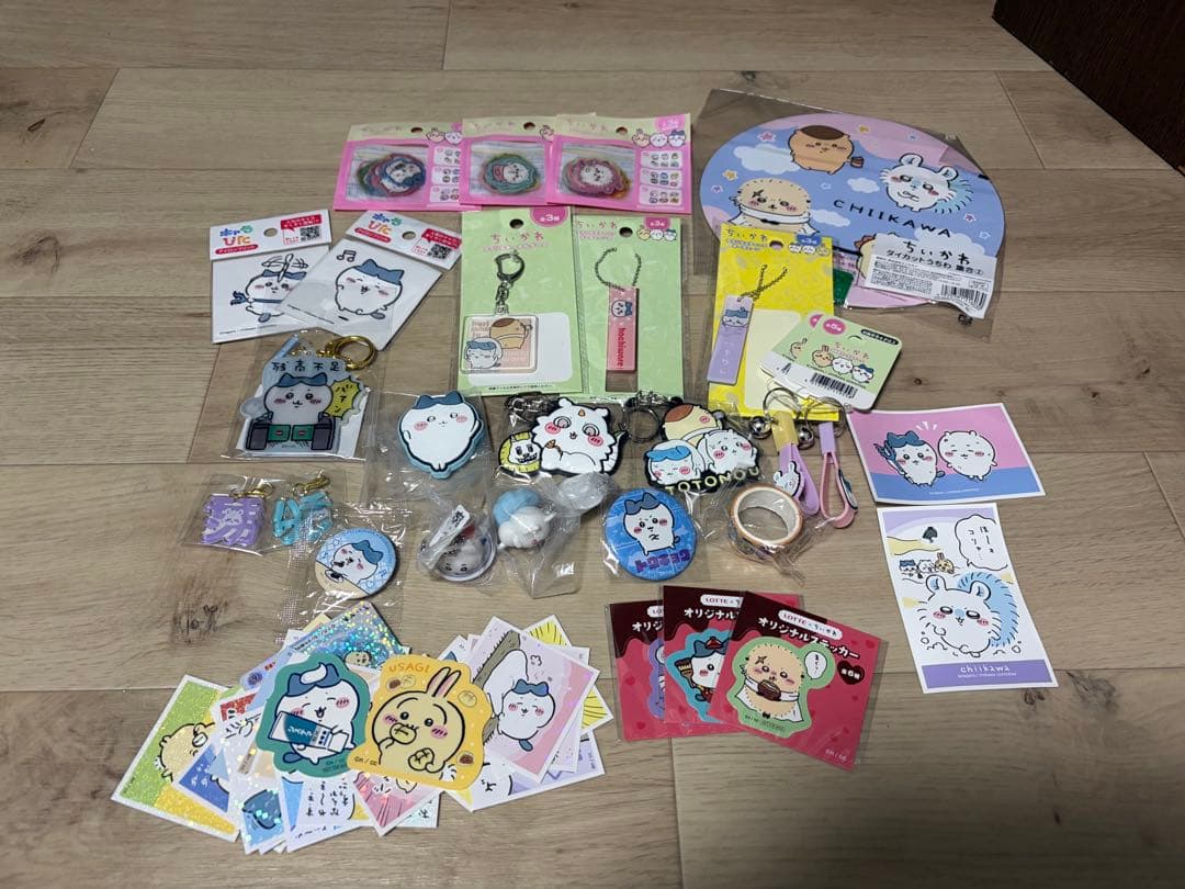ちいかわグッズ60点♪ぬいぐるみ、キーホルダー、シール等まとめて