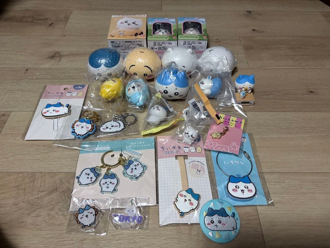 ちいかわグッズ60点♪ぬいぐるみ、キーホルダー、シール等まとめて