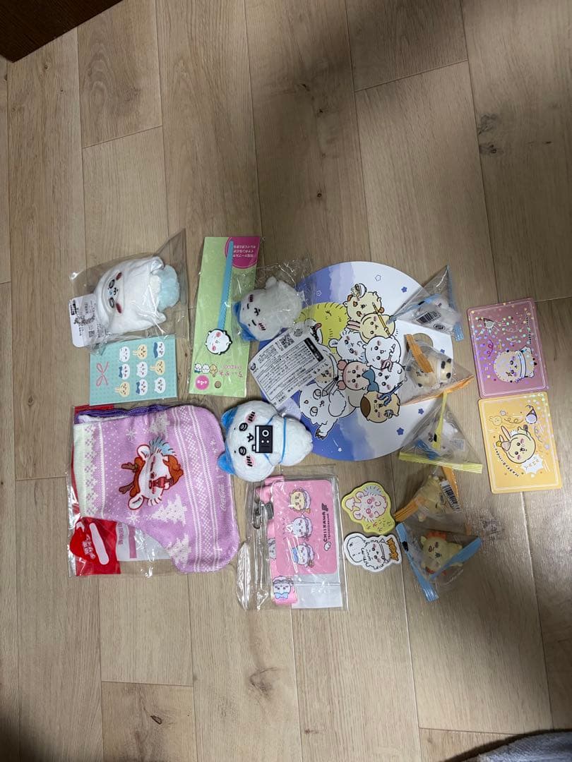 ちいかわグッズ60点♪ぬいぐるみ、キーホルダー、シール等まとめて