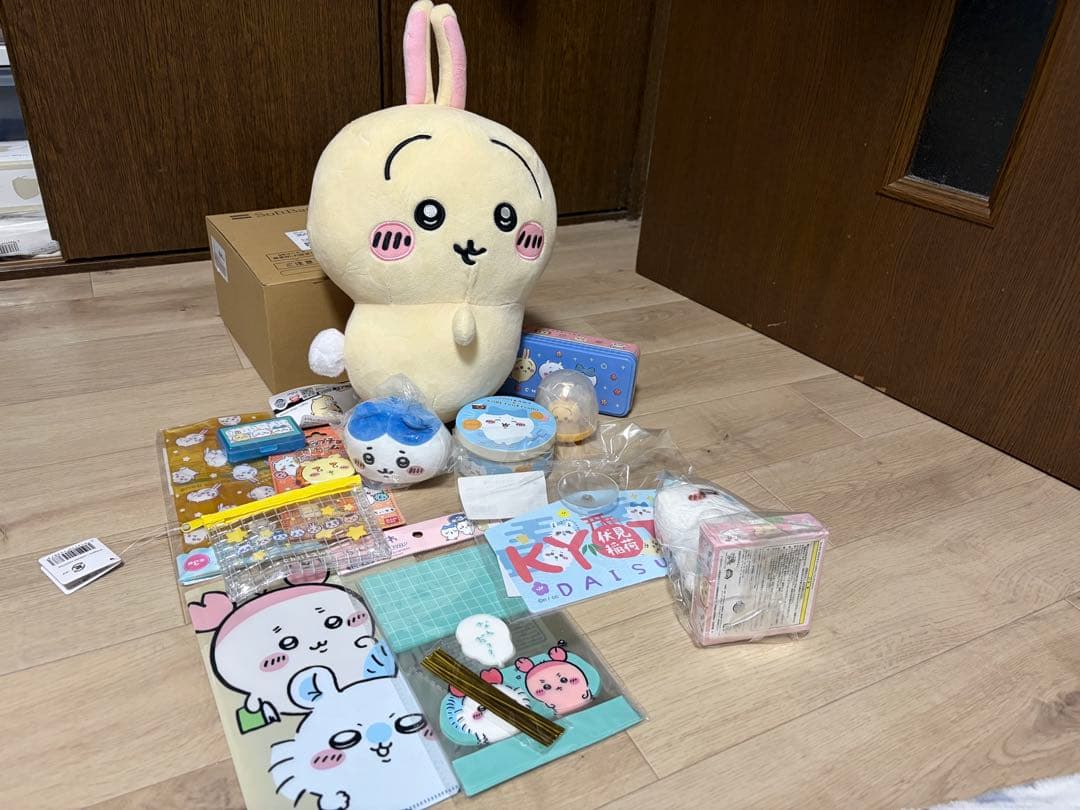 ちいかわグッズ60点♪ぬいぐるみ、キーホルダー、シール等まとめて