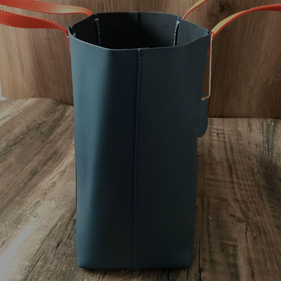 A4サイズ　ネイビー　イタリアンレザー　バッグ　レザー 本革牛革　トートバッグ