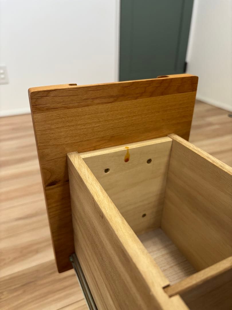 ERIS70 ドレッサー　鏡　コンセント付き　アルダー材　無垢材　スツール別売り