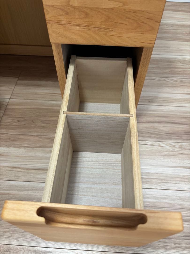 ERIS70 ドレッサー　鏡　コンセント付き　アルダー材　無垢材　スツール別売り