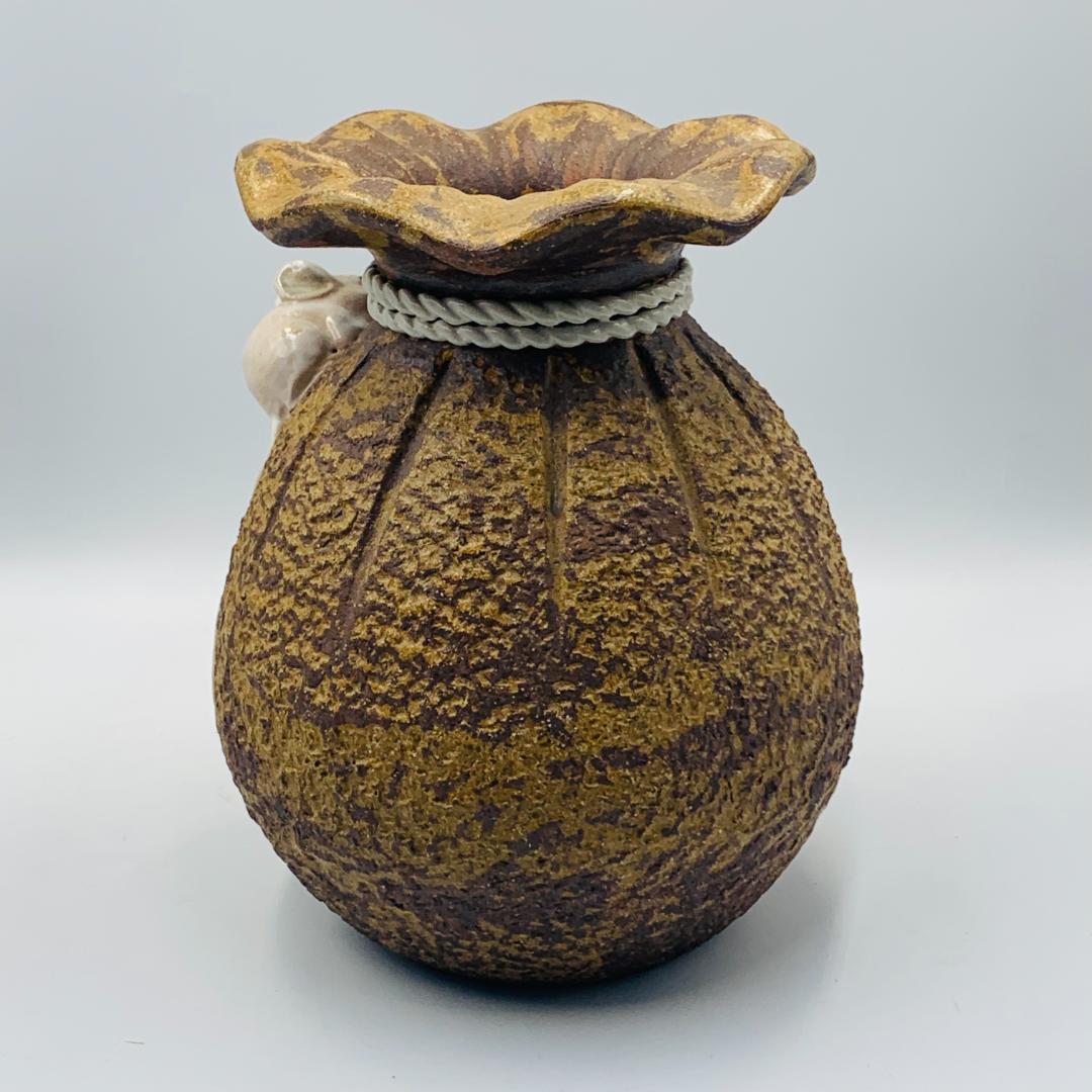 信楽焼】好陶 宝袋ねずみ付花瓶 飾り壺 花瓶 壺 巾着 花入 花器 - メルカリ