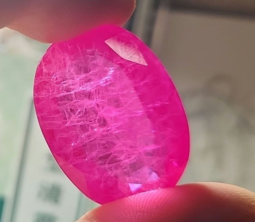 貴重珍品！巨大フラックス法ルビー 63.218ct