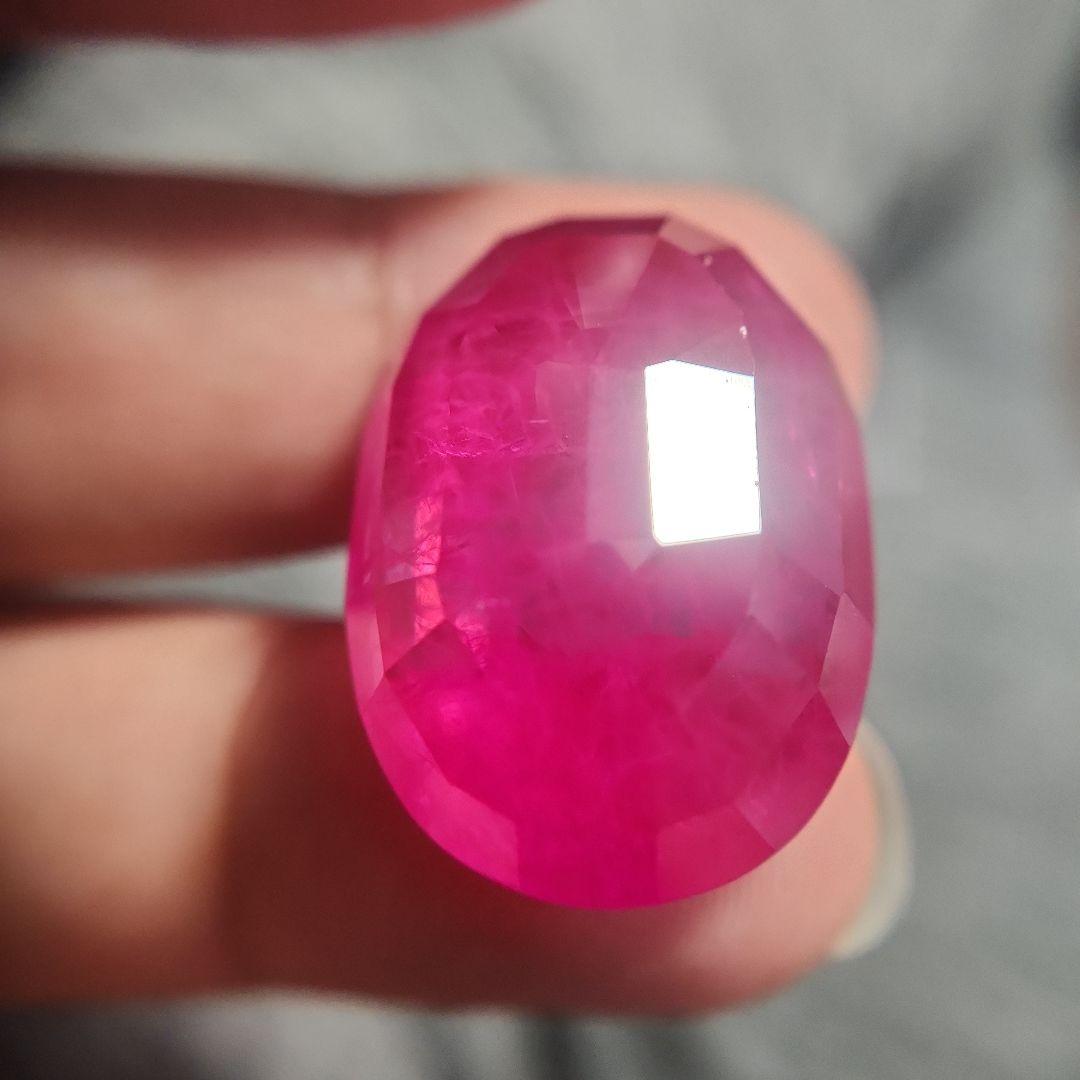 貴重珍品！巨大フラックス法ルビー 63.218ct