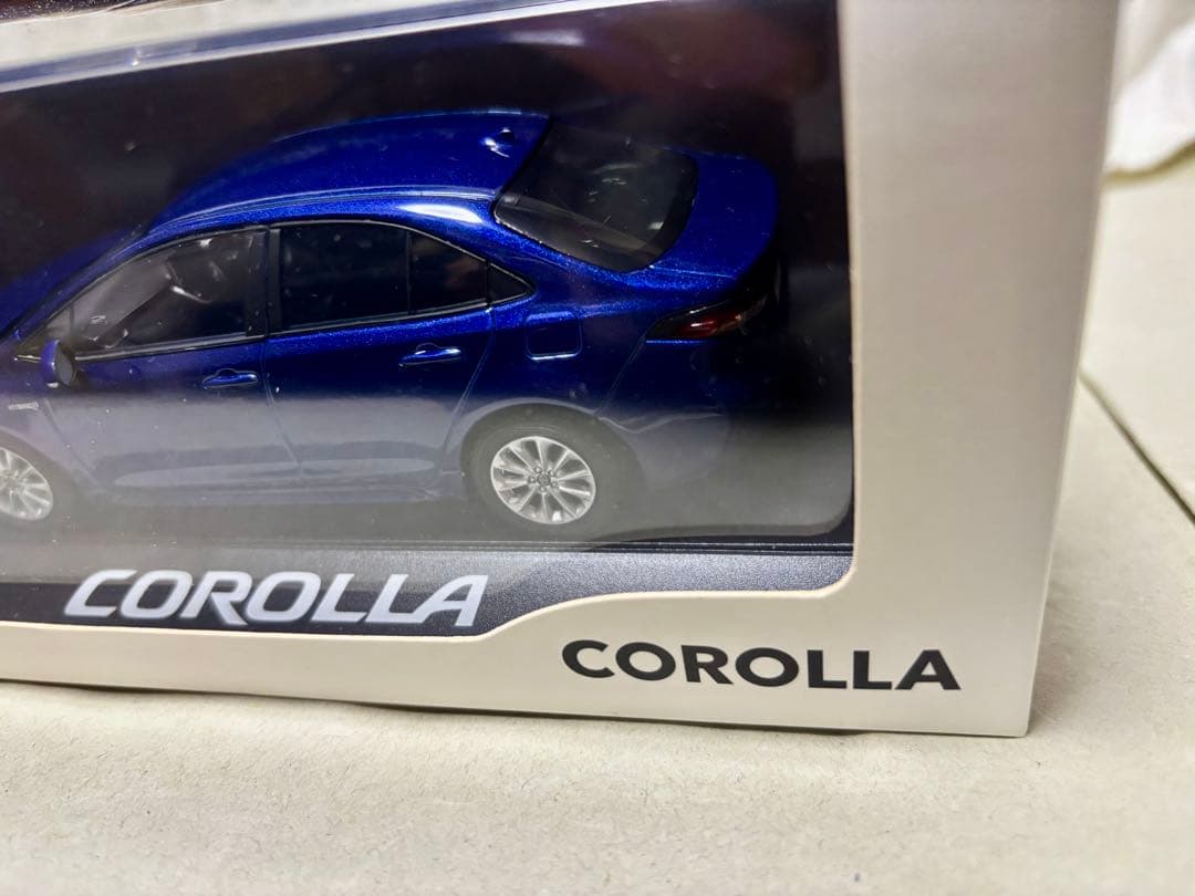 カローラ　ミニカー　ダークブルーマイカ　ケース付き　シュリンク無し