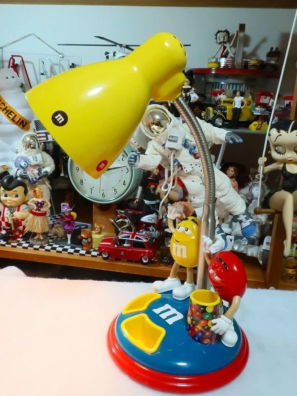 エムアンドエムズ m&m's デスクトップライト フィギュア付 ランプ
