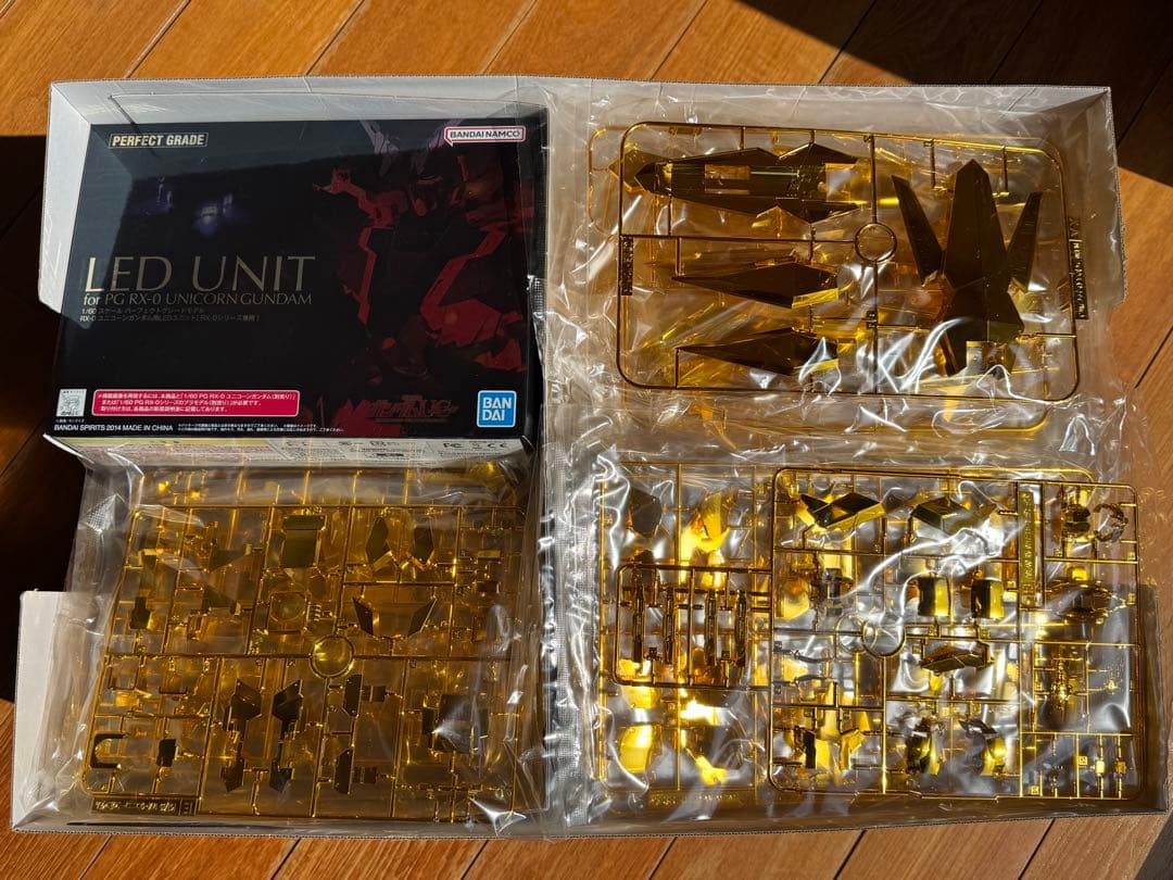 再販】PGユニコーンガンダム3号機 フェネクス（ナラティブver