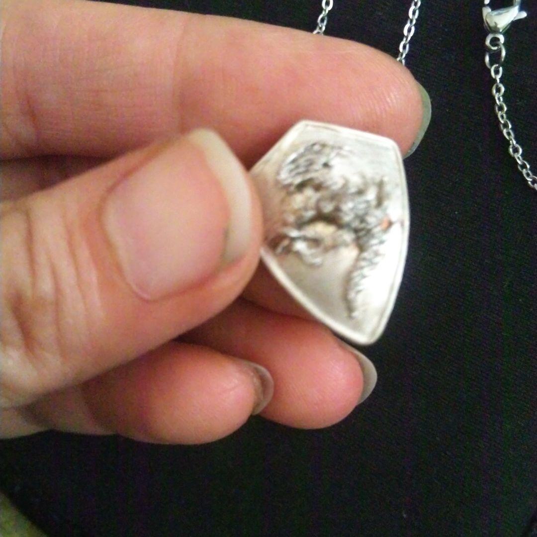 剣と盾のペンダントトップ（シルバー）ファンタジー コスプレ