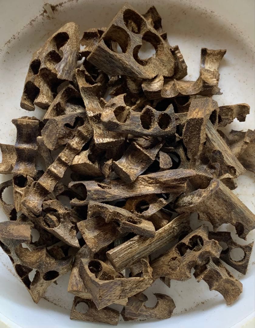 極上緑油伽羅 沈香原木 香木 重さ:50g