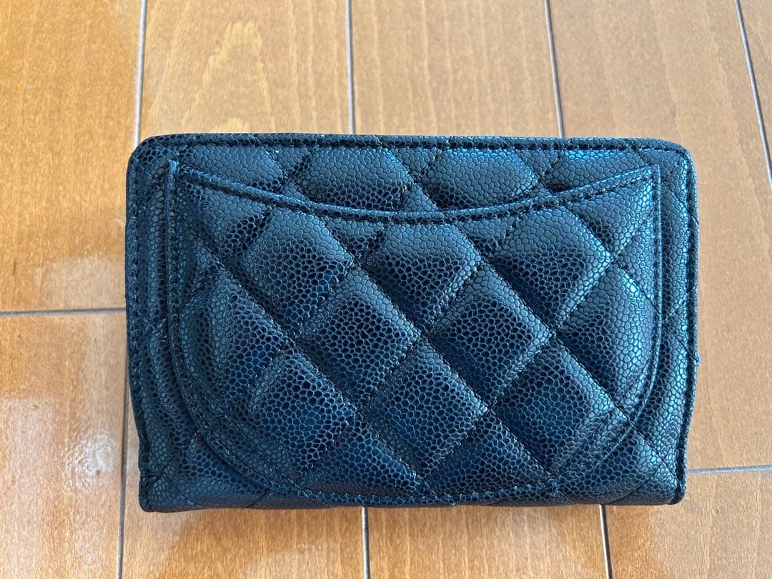 シャネル財布　黒　ノベルティ