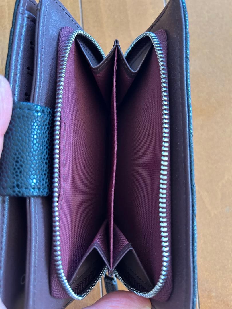 シャネル財布　黒　ノベルティ