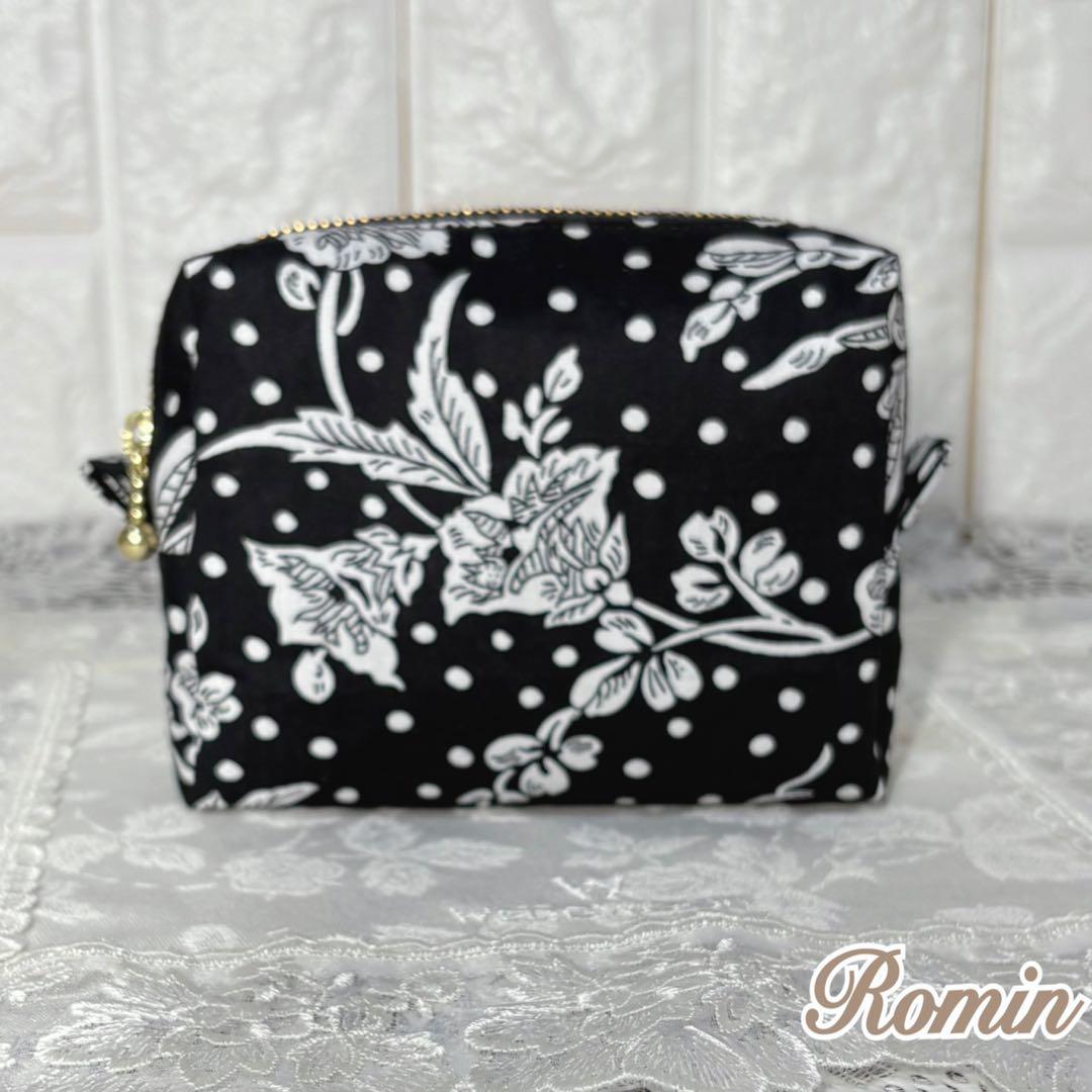スクエアポーチ　リバティマロリー　ブラック　ハンドメイド