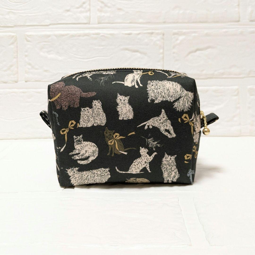 リバティ　スクエアポーチ　コー•アンド•エイト　ブラック