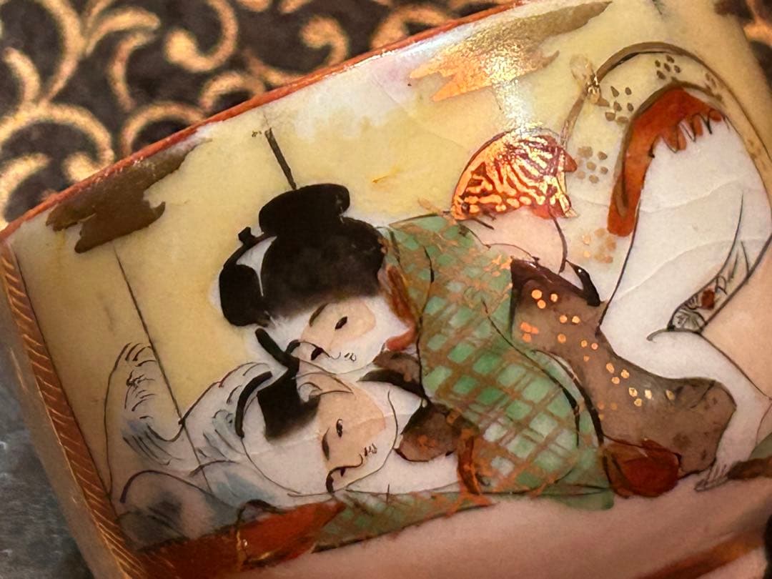 九谷焼　お猪口　春画　浮世絵 九谷焼 お猪口 ぐい呑み 金彩 春画 浮世絵 人物 盃3点まとめて - メルカリ