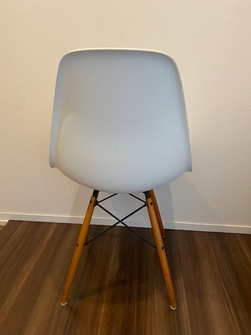 イームズ　シェルチェア　ウッドベース　ホワイト