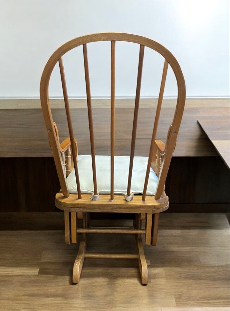 グライダーロッキングチェア　ゆったり大きなサイズのロッキングチェア