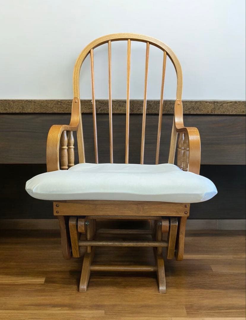 グライダーロッキングチェア　ゆったり大きなサイズのロッキングチェア