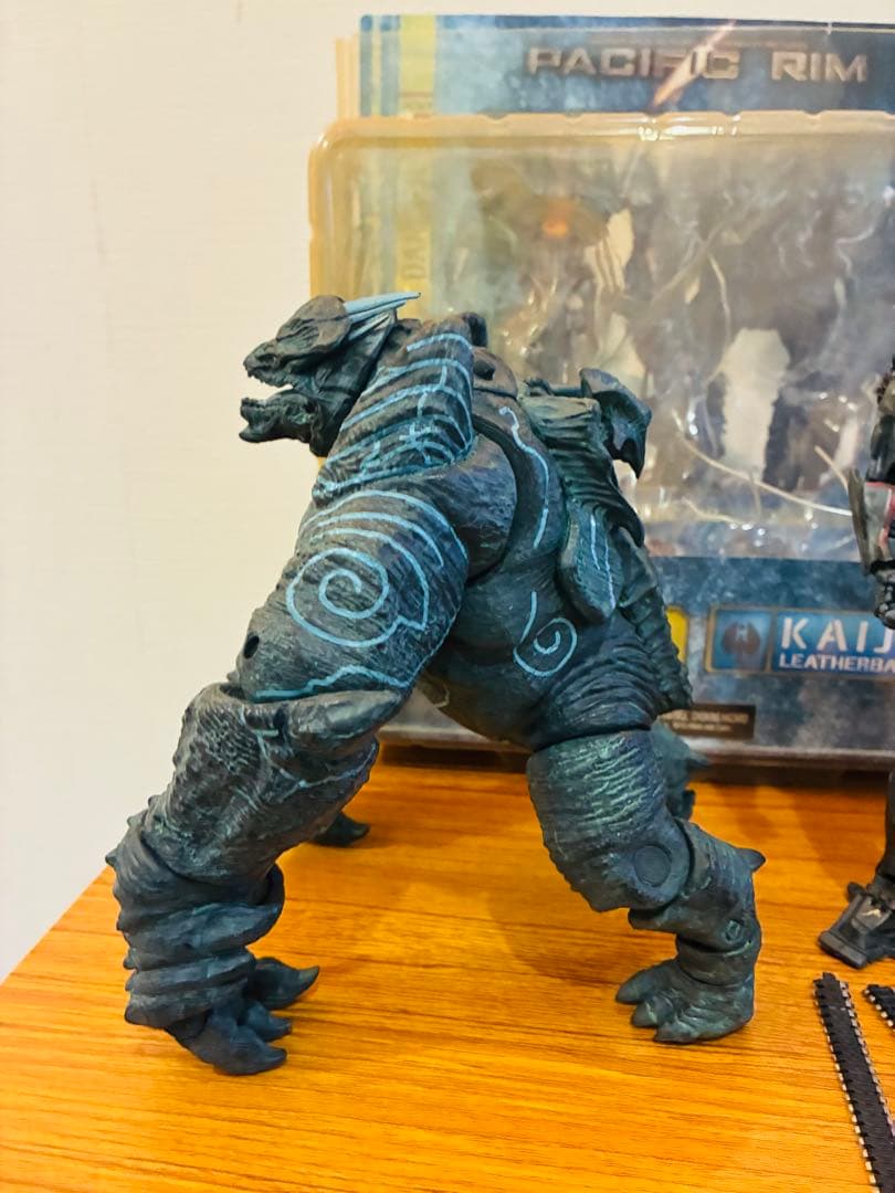 ネカ パシフィック・リム フィギュア レザーバック ジプシーデンジャー