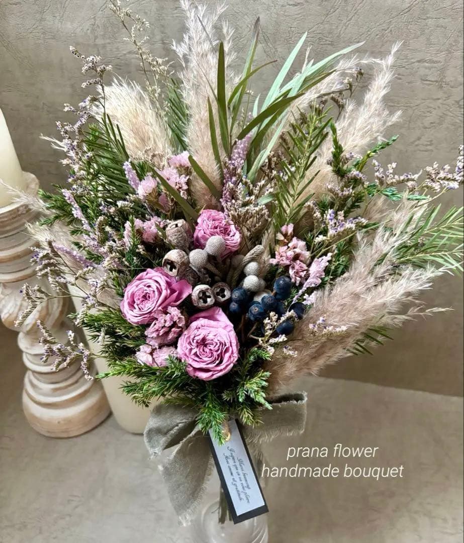 大人ピンクのナチュラルブーケ　アンティークラカラープリザーブドローズ　前撮り