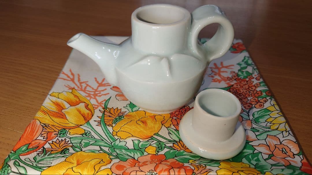 上田恒次白磁醤油差し