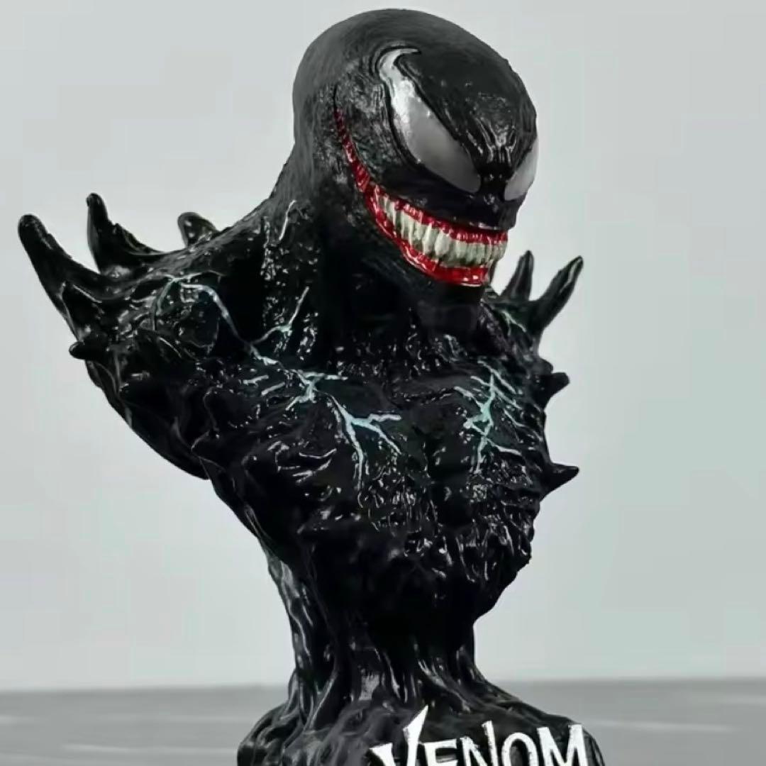最終値下げ ヴェノム フィギュア スタチュー 2つセット。