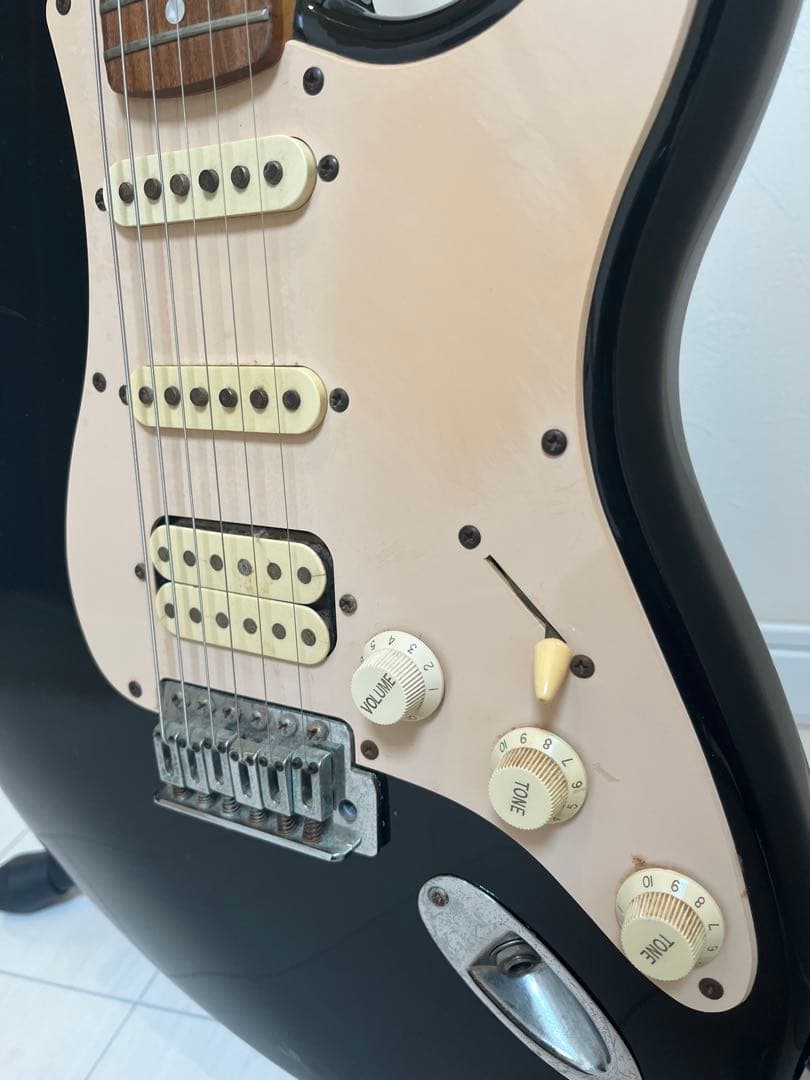 Squier スクワイヤー ストラトキャスター 黒 ブラック エレキギター