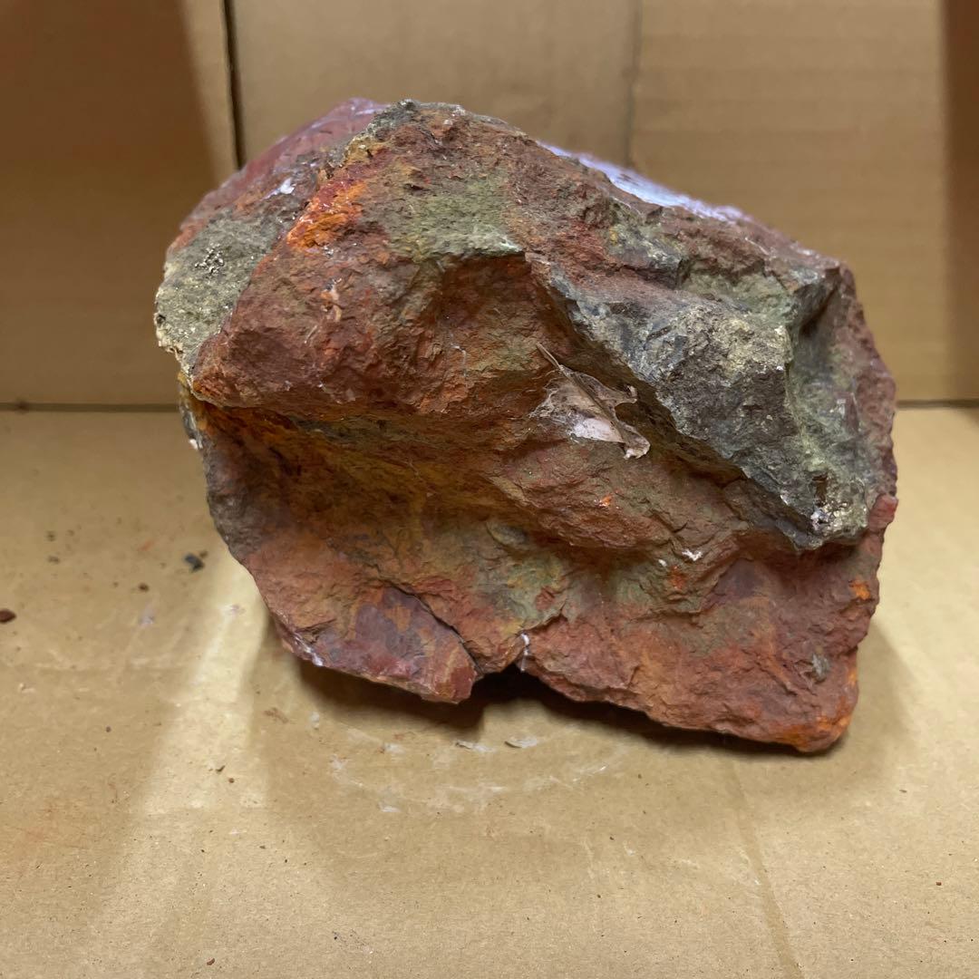 新潟県佐渡　赤玉石　天然石　縁起物　魔除け