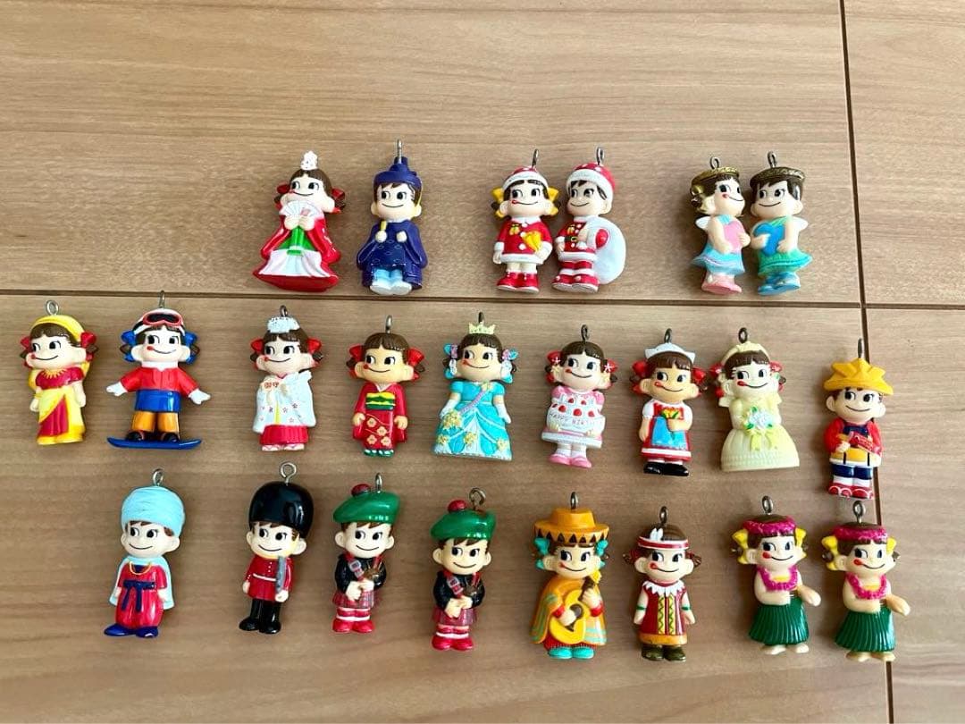セール 世界のペコポコ人形 ペコちゃん フィギュア キーホルダー