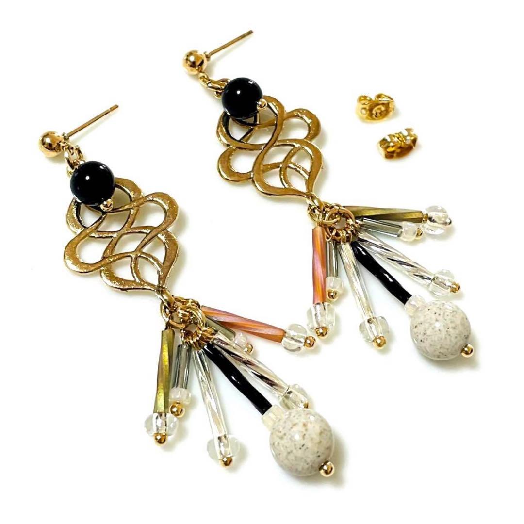 品質AAA 北投石 とオニキスのエターナル メタルプレート ポスト ピアス mg