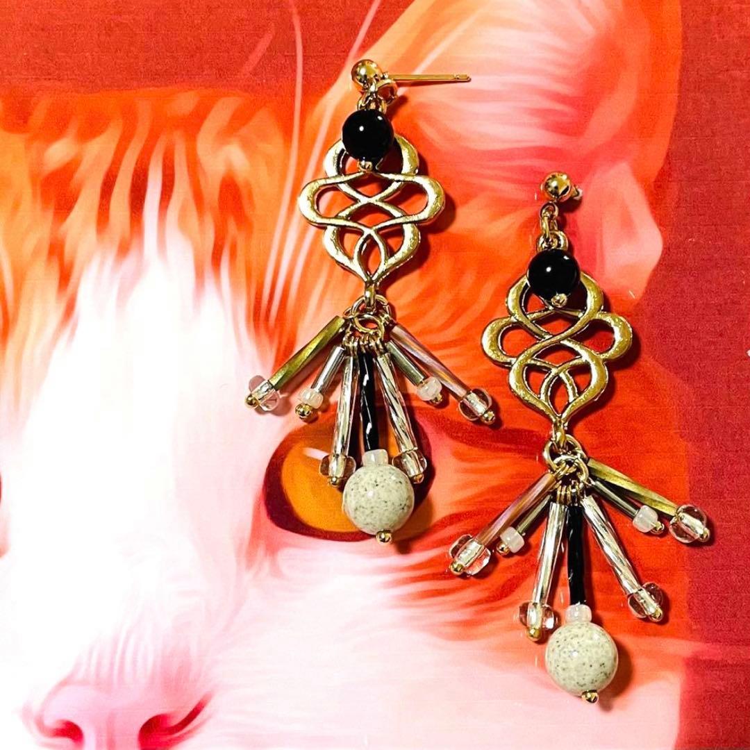 品質AAA 北投石 とオニキスのエターナル メタルプレート ポスト ピアス mg