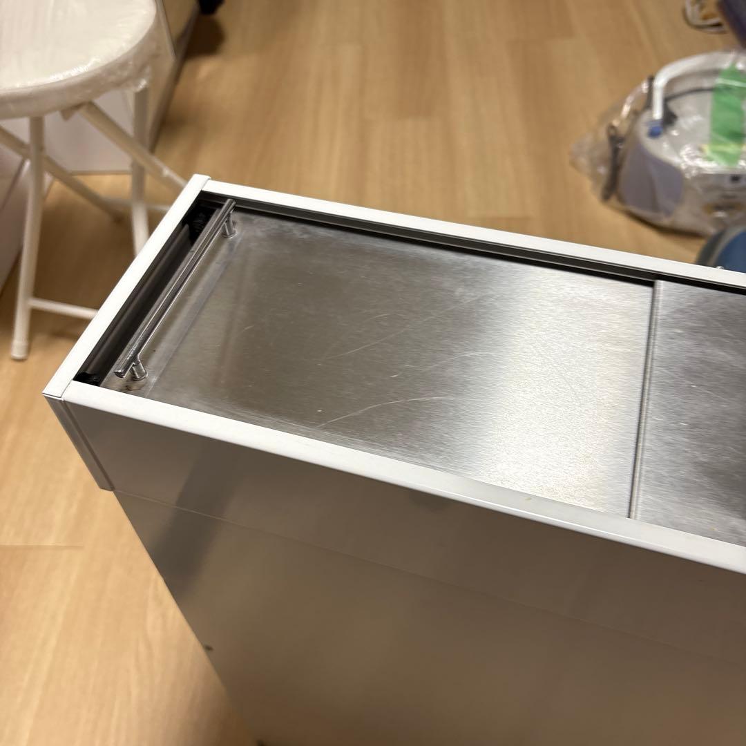 ホワイト スチール製 蓋付きごみ箱